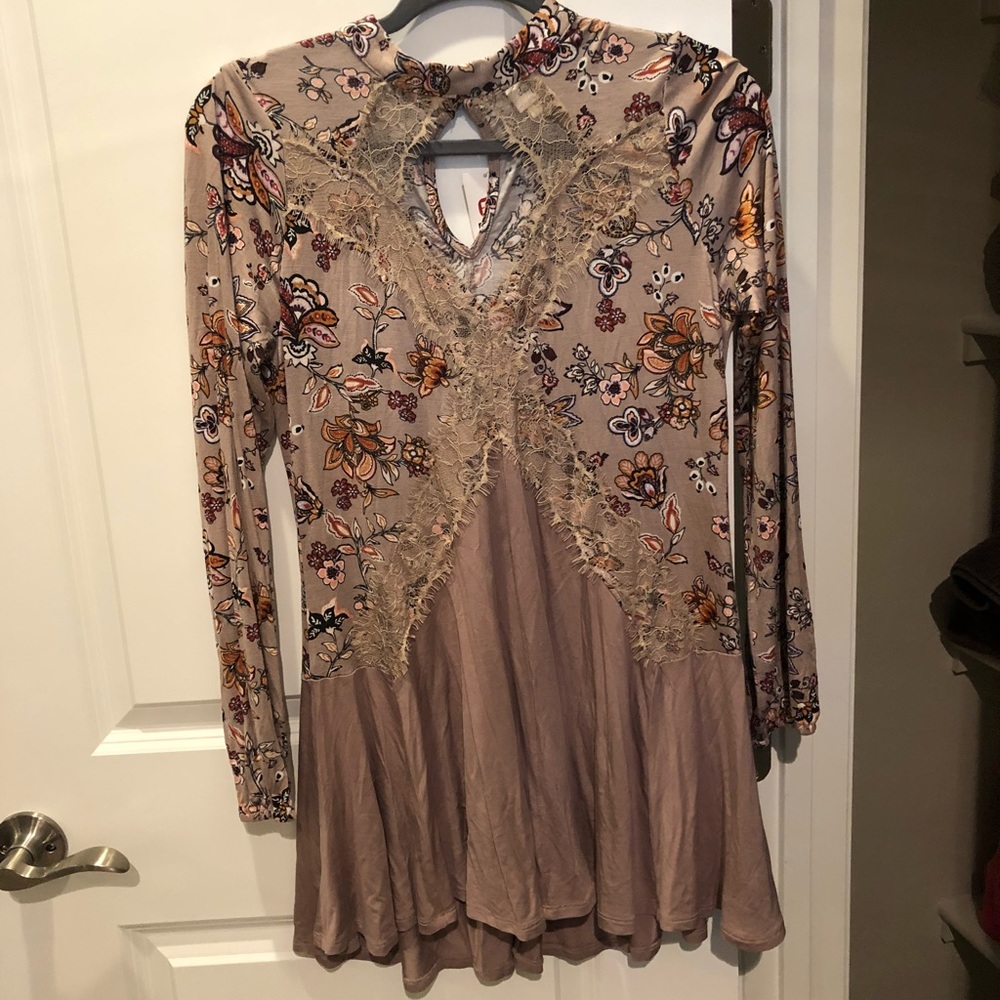 Buckle flora top.